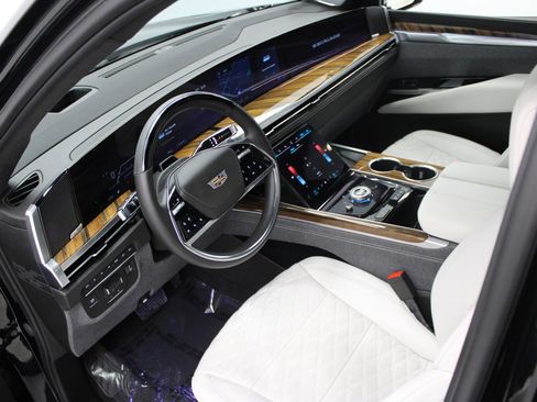 Certified 2025 Cadillac Escalade ESV Sport Platinum image 20