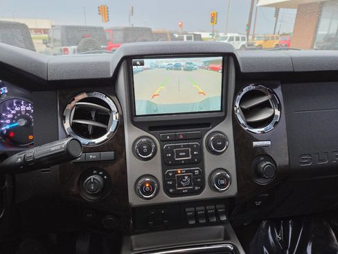 Used 2016 Ford F250 Platinum w/ FX4 Off-Road Package image 33