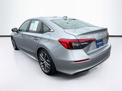 Used 2023 Honda Civic Touring image 5