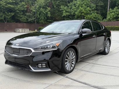 Used 2017 Kia Cadenza Technology