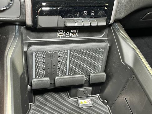 New 2026 RAM 1500 4x4 Crew Cab image 28