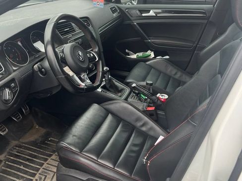 Used 2017 Volkswagen GTI SE FWD image 3