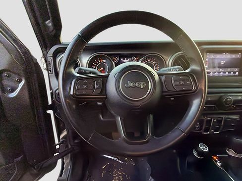 Used 2021 Jeep Gladiator Willys image 34