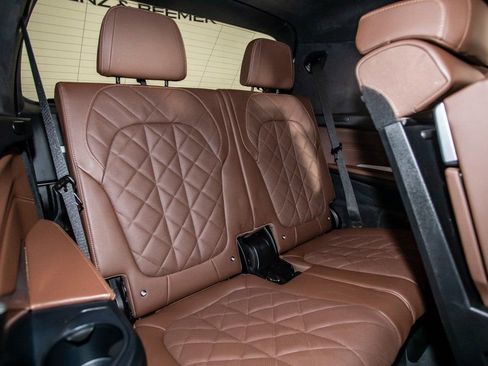 Used 2023 BMW X7 xDrive40i w/ M Sport Package image 18