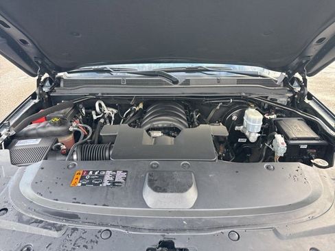 Used 2020 Cadillac Escalade ESV Premium Luxury w/ LPO, Radiant Package image 2