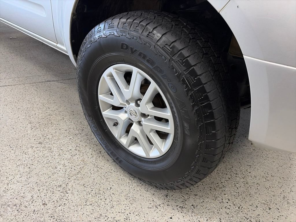 Used 2014 Nissan Frontier SV w/ SV Value Truck Package RWD image 2
