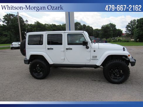 Used 2015 Jeep Wrangler Unlimited Sahara AWD/4WD image 17