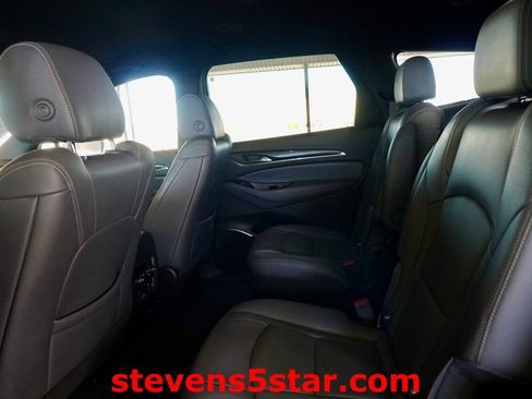 Used 2024 Buick Enclave Premium image 7