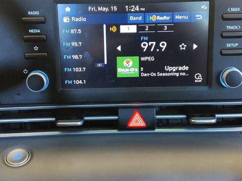 Used 2023 Hyundai Elantra Blue FWD image 25