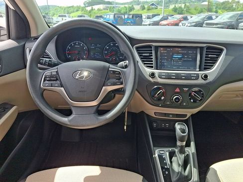 Used 2021 Hyundai Accent SEL FWD image 11