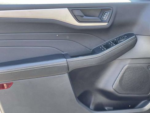 Certified 2022 Ford Escape SE w/ SE Sport Appearance Package FWD image 14