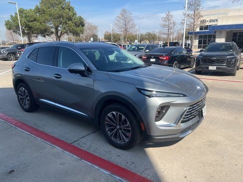 Used 2024 Buick Envision Preferred image 3