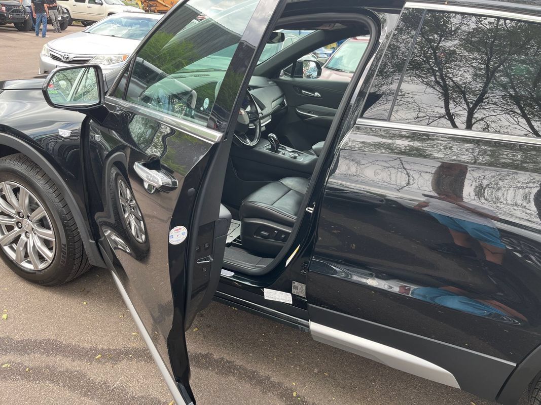 Used 2019 Cadillac XT4 Premium Luxury AWD/4WD image 12
