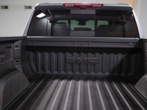 Used 2025 GMC Sierra 1500 Denali w/ Technology Package AWD/4WD image 32