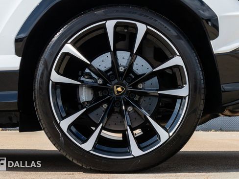 Used 2024 Lamborghini Urus S image 9
