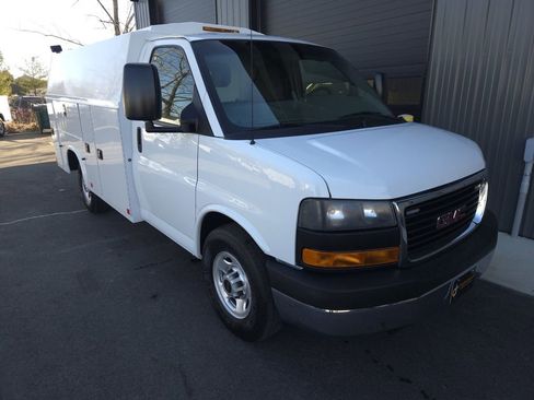 Used 2015 GMC Savana 3500 image 6