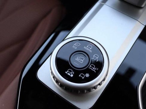 New 2026 Mitsubishi Outlander SEL image 17