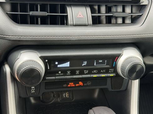 Used 2023 Toyota RAV4 LE FWD image 20