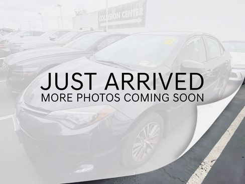 Used 2018 Toyota Corolla LE w/ LE Premium Package w/Moonroof FWD image 3