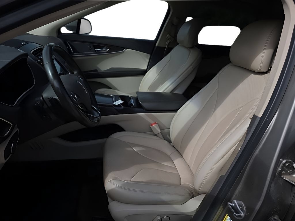 Used 2017 Lincoln MKX Reserve w/ Driver Assistance Package AWD/4WD image 11