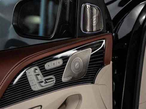 Used 2025 Mercedes-Benz Maybach GLS 600 4MATIC image 26