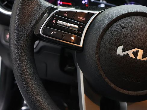 Used 2023 Kia Forte LXS w/ LXS Technology Package FWD image 19