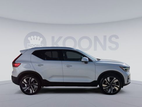 New 2025 Volvo XC40 B5 Ultra w/ Climate Package image 8
