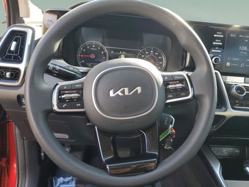 Certified 2023 Kia Sorento LX image 22