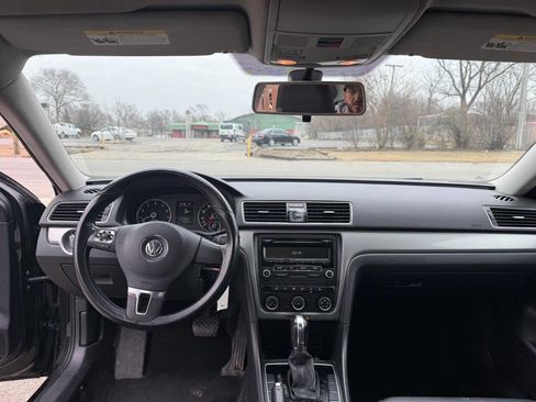 Used 2014 Volkswagen Passat 1.8T Wolfsburg Edition image 17