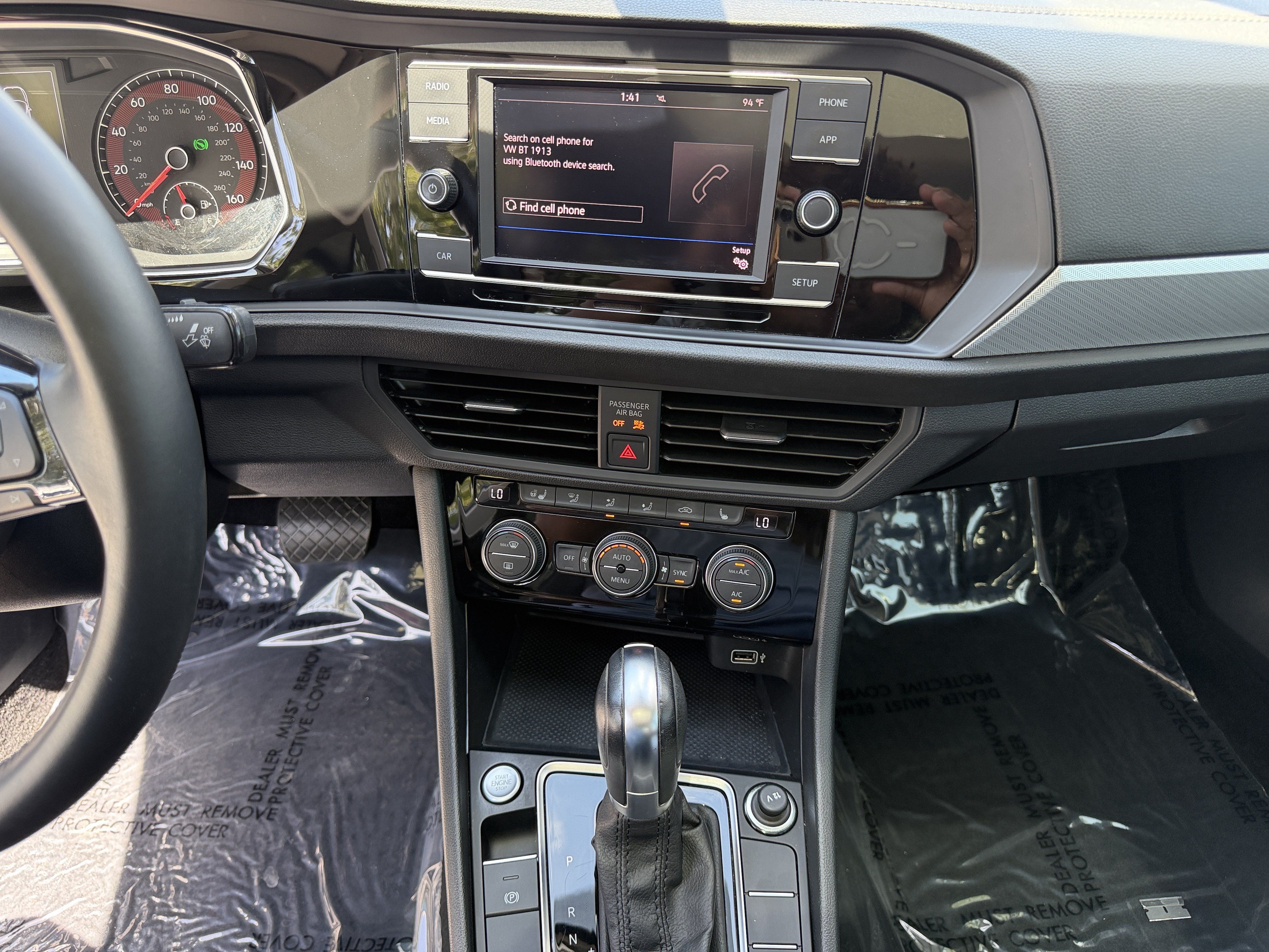 Used 2019 Volkswagen Jetta SE w/ Cold Weather Package FWD image 23