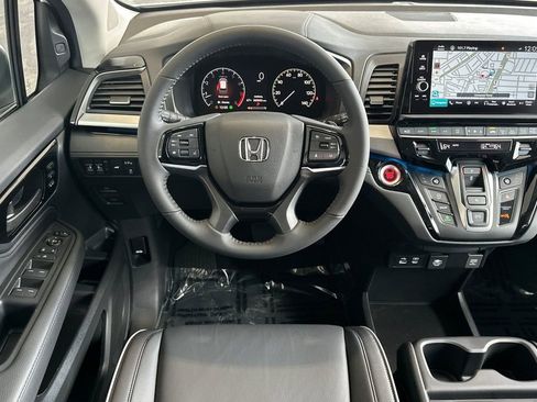 New 2026 Honda Odyssey Touring image 14