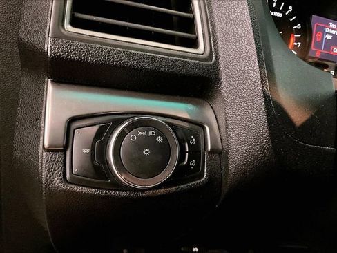 Used 2018 Ford Explorer XLT AWD/4WD image 31