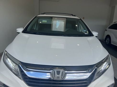 Used 2018 Honda Odyssey Elite image 3