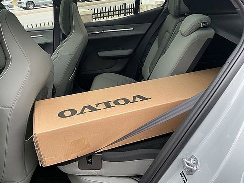 New 2026 Volvo EX30 Cross Country Ultra image 13