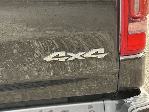 Used 2022 RAM 1500 Limited w/ Body-Colour Bumper Group image 55