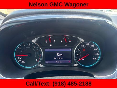 Used 2022 Chevrolet Traverse LT FWD image 12