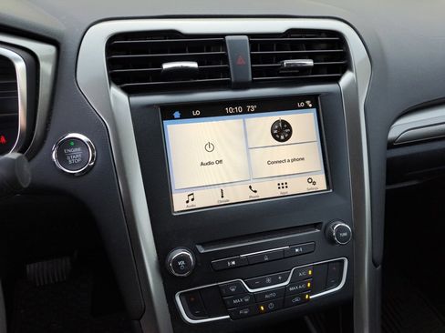 Used 2017 Ford Fusion SE w/ Fusion SE Technology Package FWD image 28