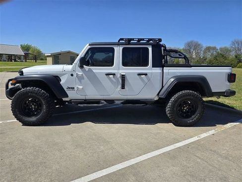 Used 2023 Jeep Gladiator Sport image 3
