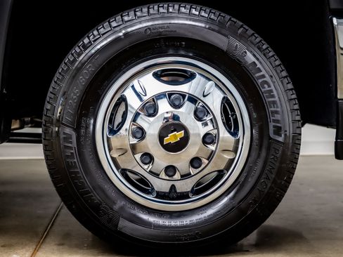 Used 2022 Chevrolet Silverado 3500 LT w/ Convenience Package image 38