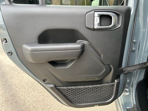 Used 2024 Jeep Wrangler Unlimited Rubicon w/ XTREMEE 35" Tire Package image 24