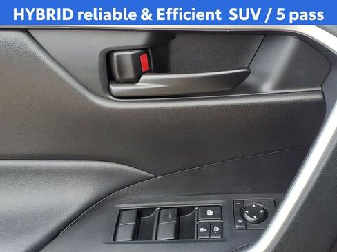 Used 2023 Toyota RAV4 LE FWD image 16