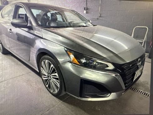 Certified 2023 Nissan Altima 2.5 SL FWD image 11