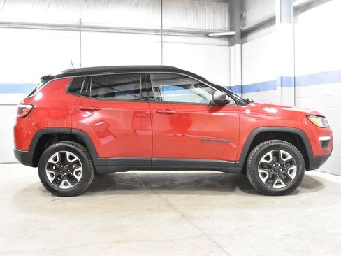 Used 2017 Jeep Compass Trailhawk w/ Leather Interior Group AWD/4WD image 28
