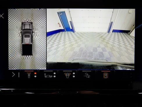 Used 2024 Chevrolet Silverado 1500 ZR2 w/ Technology Package image 13