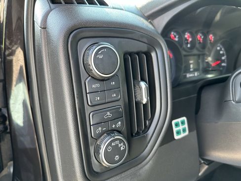 Used 2020 Chevrolet Silverado 1500 Custom Trail Boss w/ Custom Convenience Package image 24