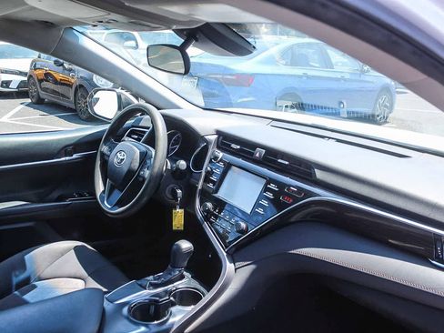 Used 2018 Toyota Camry LE FWD image 21