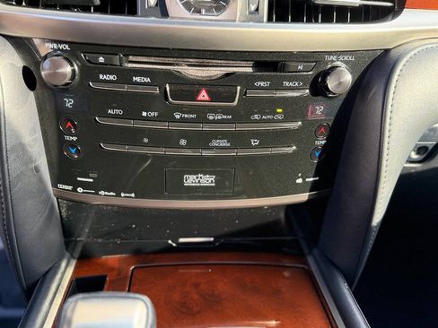 Used 2017 Lexus LX 570 4WD w/ Luxury Package image 60