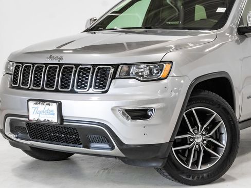 Used 2018 Jeep Grand Cherokee Limited AWD/4WD image 2