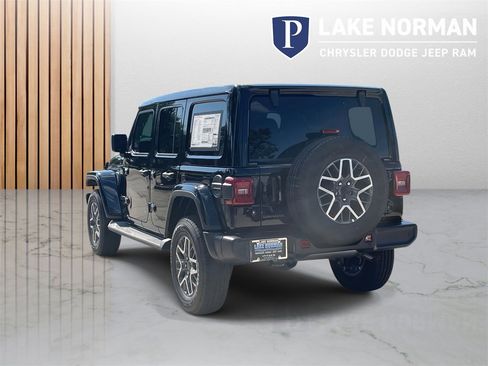 New 2025 Jeep Wrangler Sahara image 7