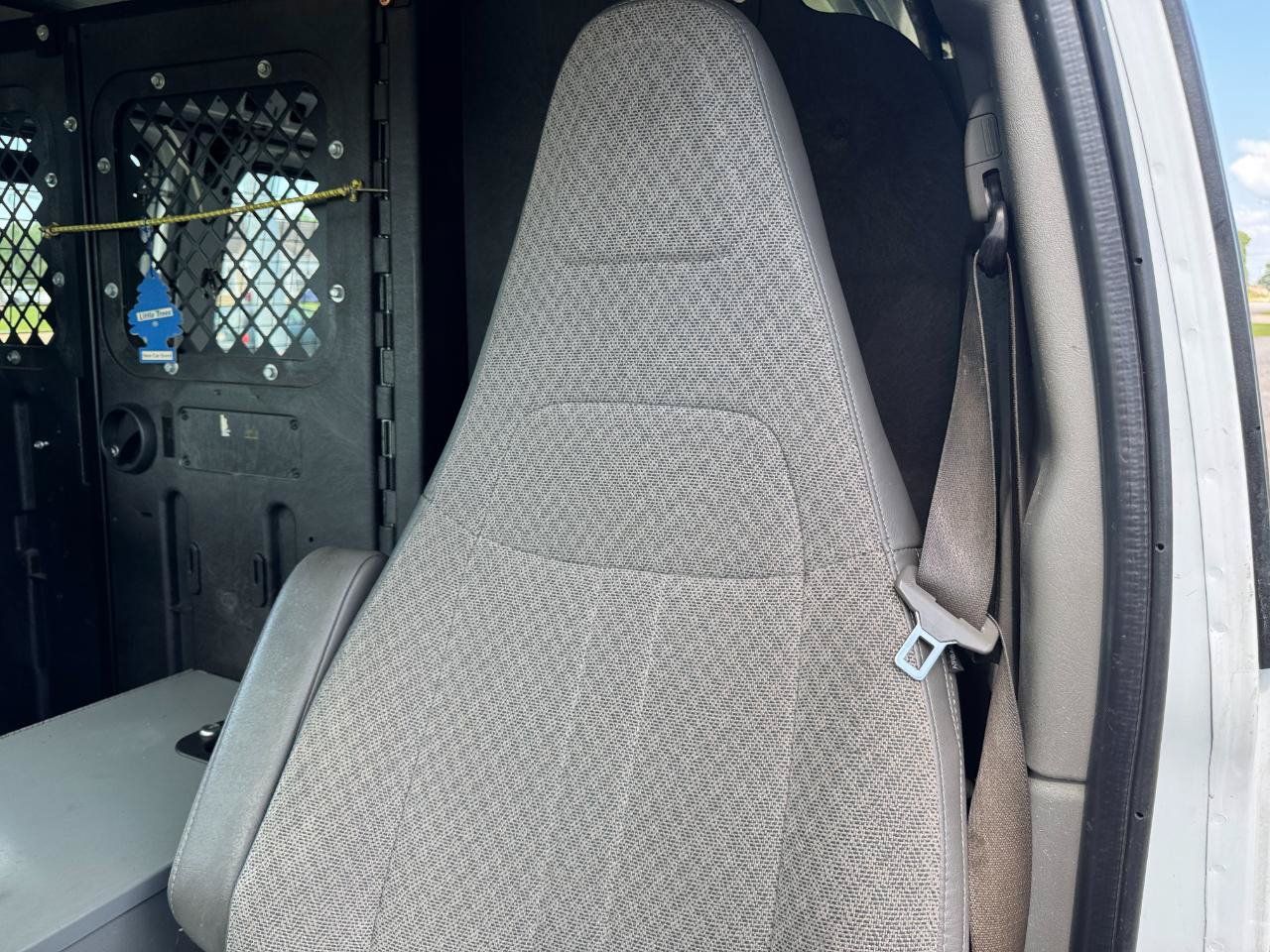 Used 2017 Chevrolet Express 2500 RWD image 26